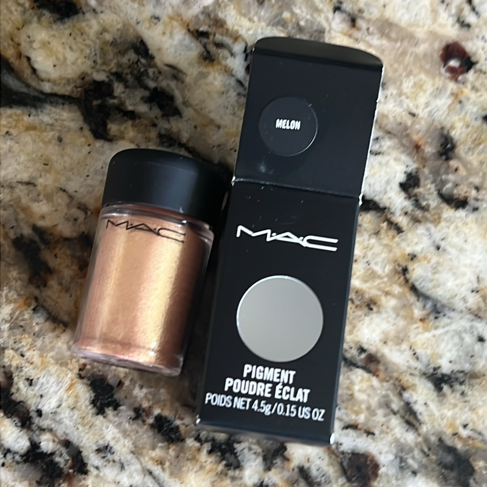 ⚡️💕Mac Melon Pigment - Picture 3 of 10